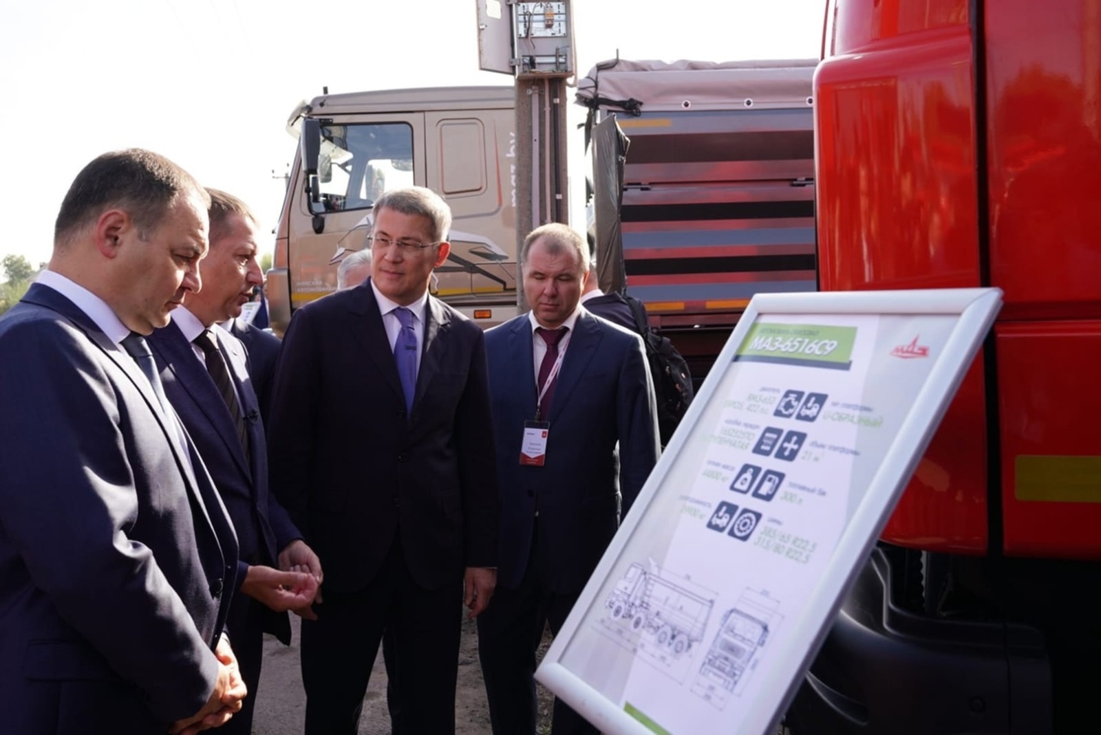Дилерский центр по продаже грузовой техники Минского автомобильного завода открыли сегодня в Михайловке Уфимского района.