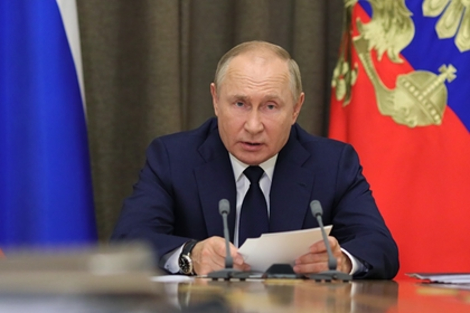 Путин поздравил сотрудников МВД с профессиональным праздником