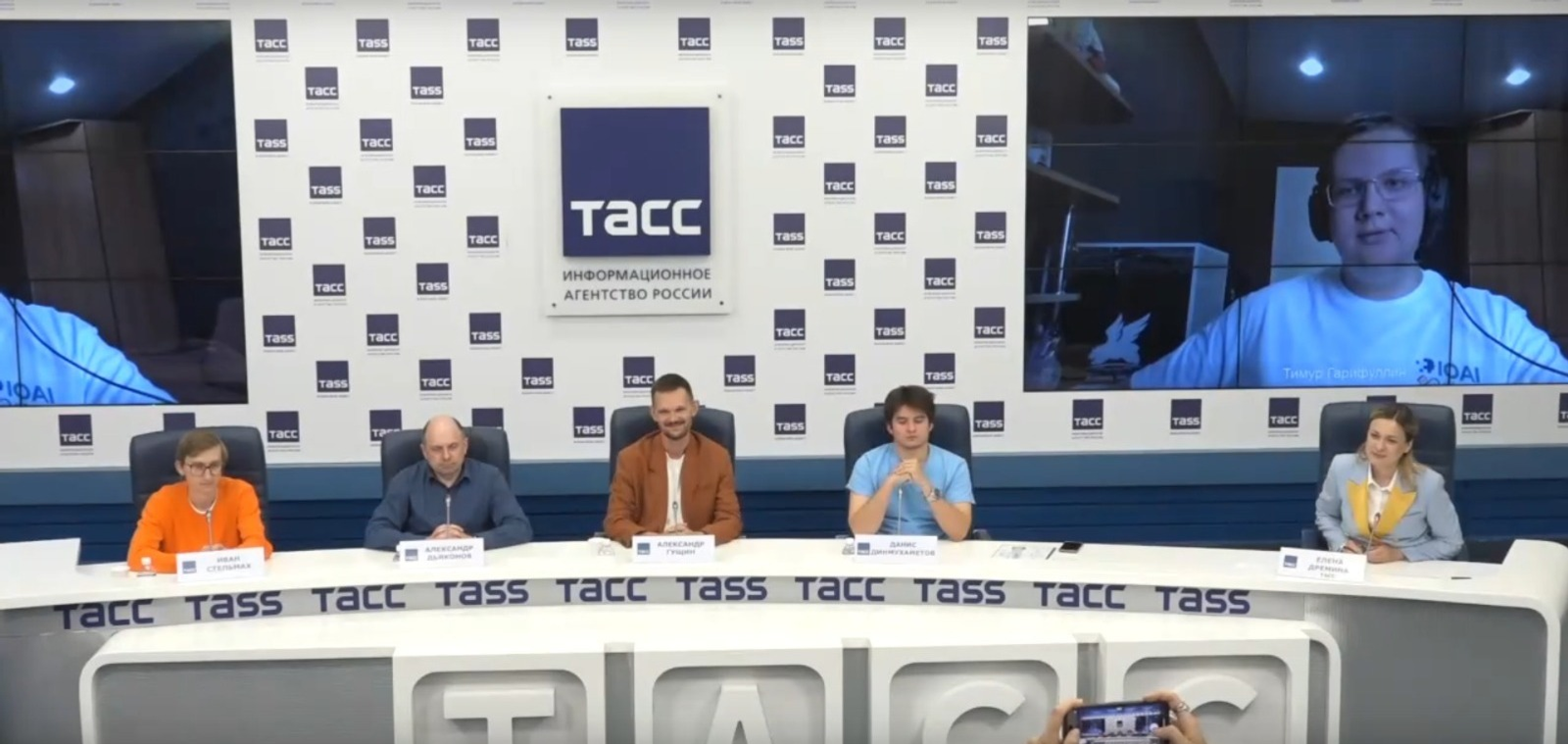 Школьник из Уфы рассказал, как взял золото на международной олимпиаде по ИИ