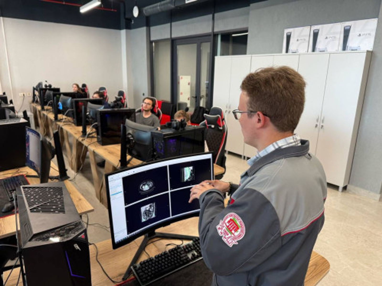 Ученые обсудили безопасное применение ИИ в образовании и медицине в Межвузовском