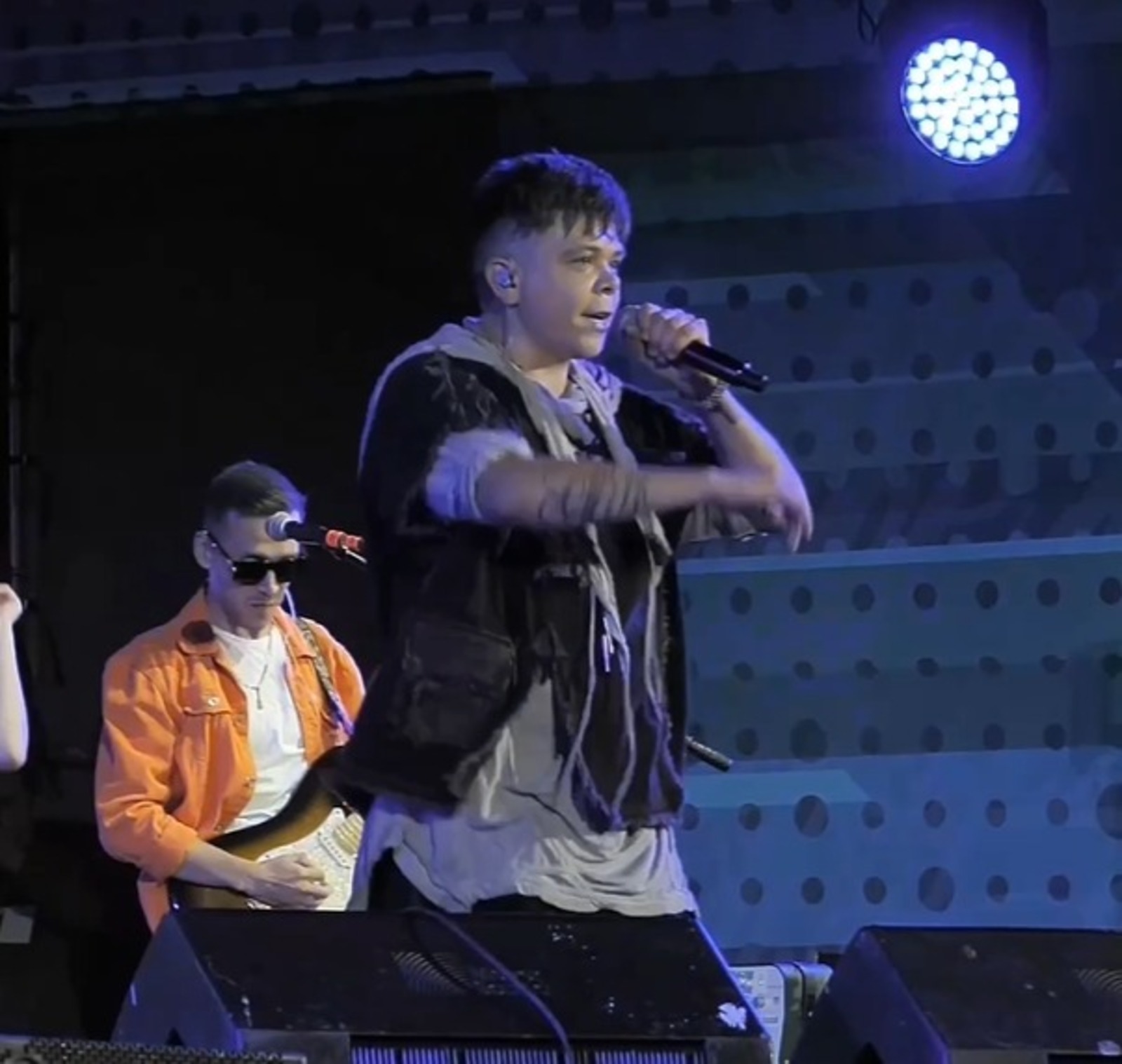 Башкирский певец вернул доступ своей песне на музыкальных платформах после суда