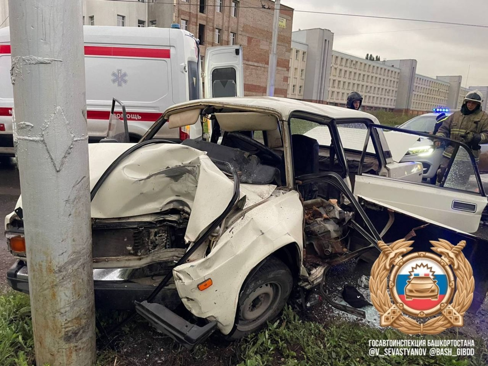 Житель Башкирии погиб в ДТП с электроопорой