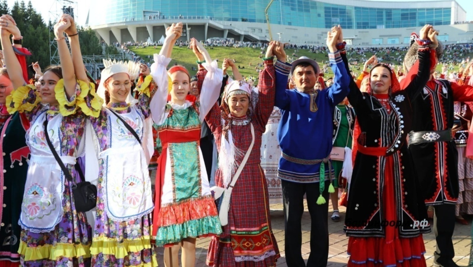 Путин подчеркнул общие ценности народов России