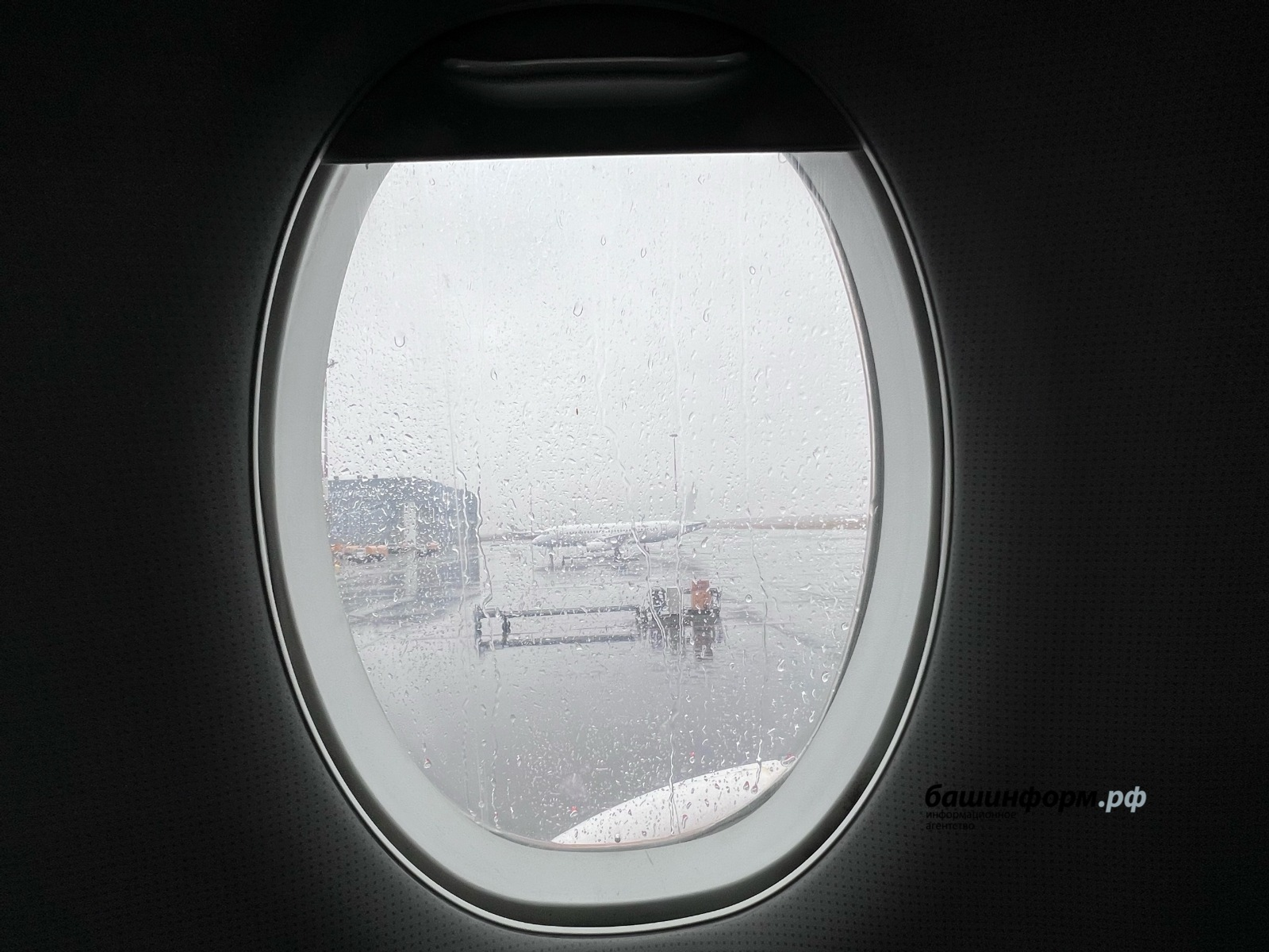 Самолет Уфа – Санкт-Петербург прервал взлет из-за непредвиденных обстоятельств