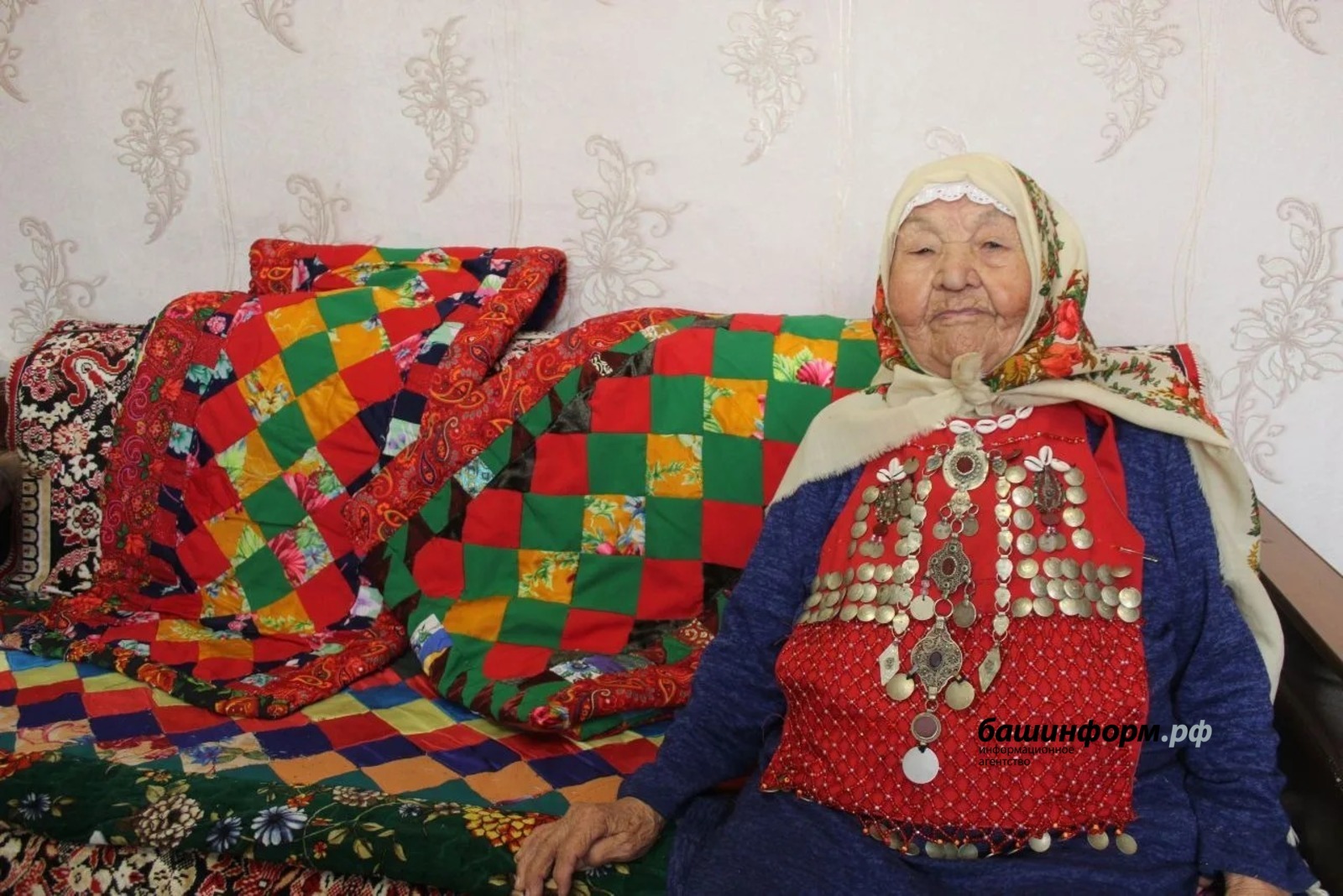 Владимир Путин поздравил двух бабушек почтенного возраста из Башкирии