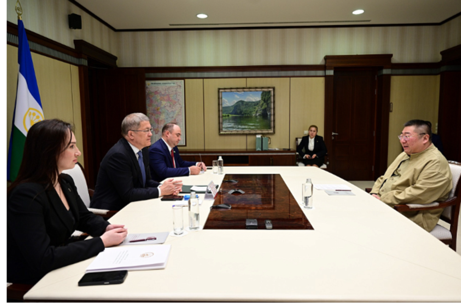 Встреча с гендиректором Китайско-Российской торговой платформы Дином Сяопином