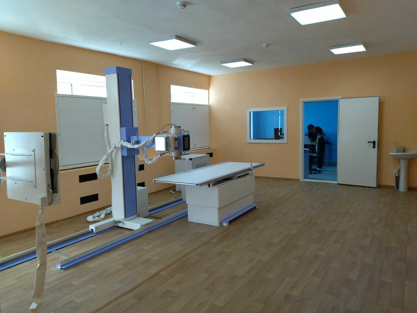Больницы республики получили рентген аппараты