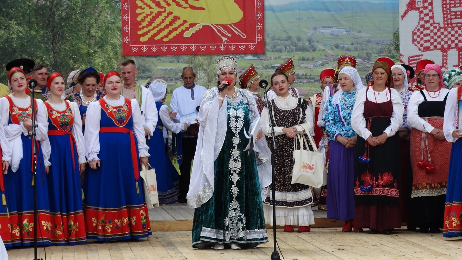 В Белокатайском районе завершился XVIII Праздник русской песни и частушки