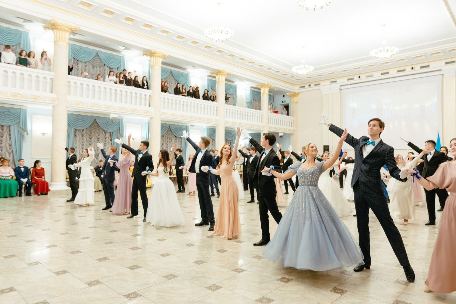 Студенты уфимского кампуса победили на Межвузовском студенческом балу