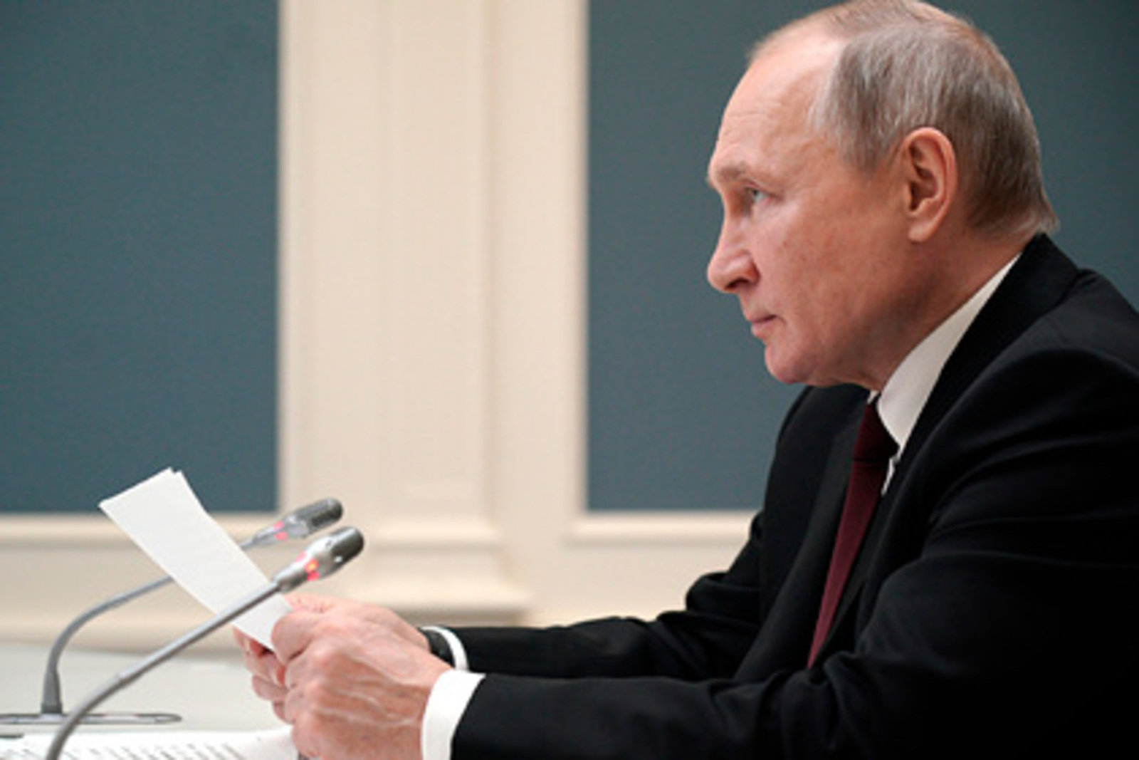 Путин подписал закон о новых изменениях в трудовом кодексе