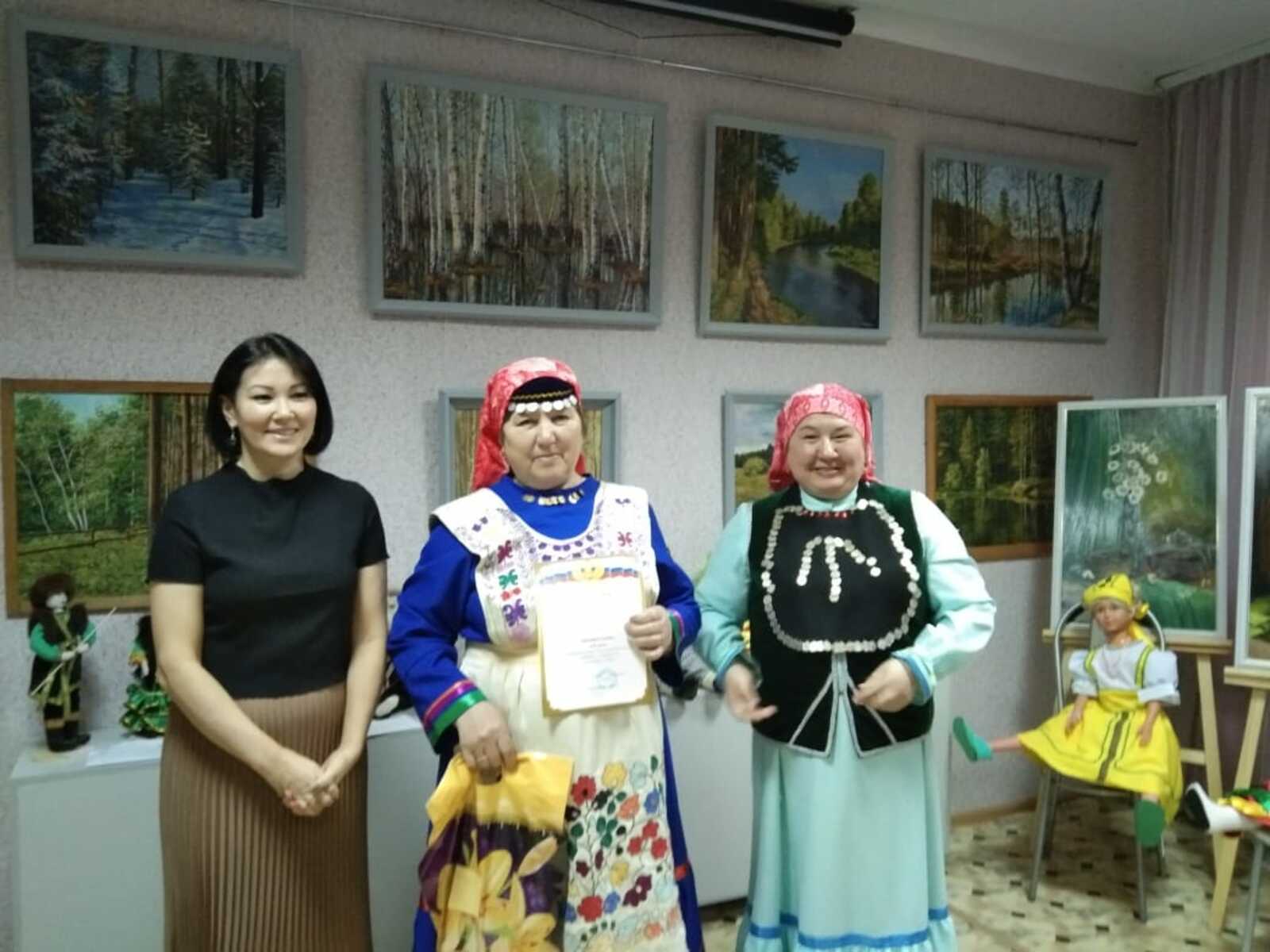 В районном Историко-краеведческом музее состоялась выставка-конкурс  "Моя национальная кукла"