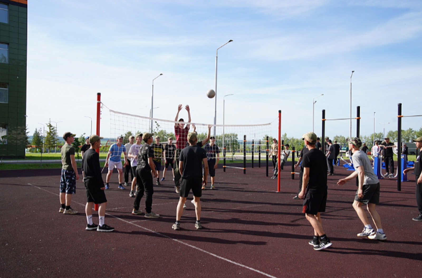 Радий Хабиров встретился с преподавателями основ безопасности и защиты Отечества