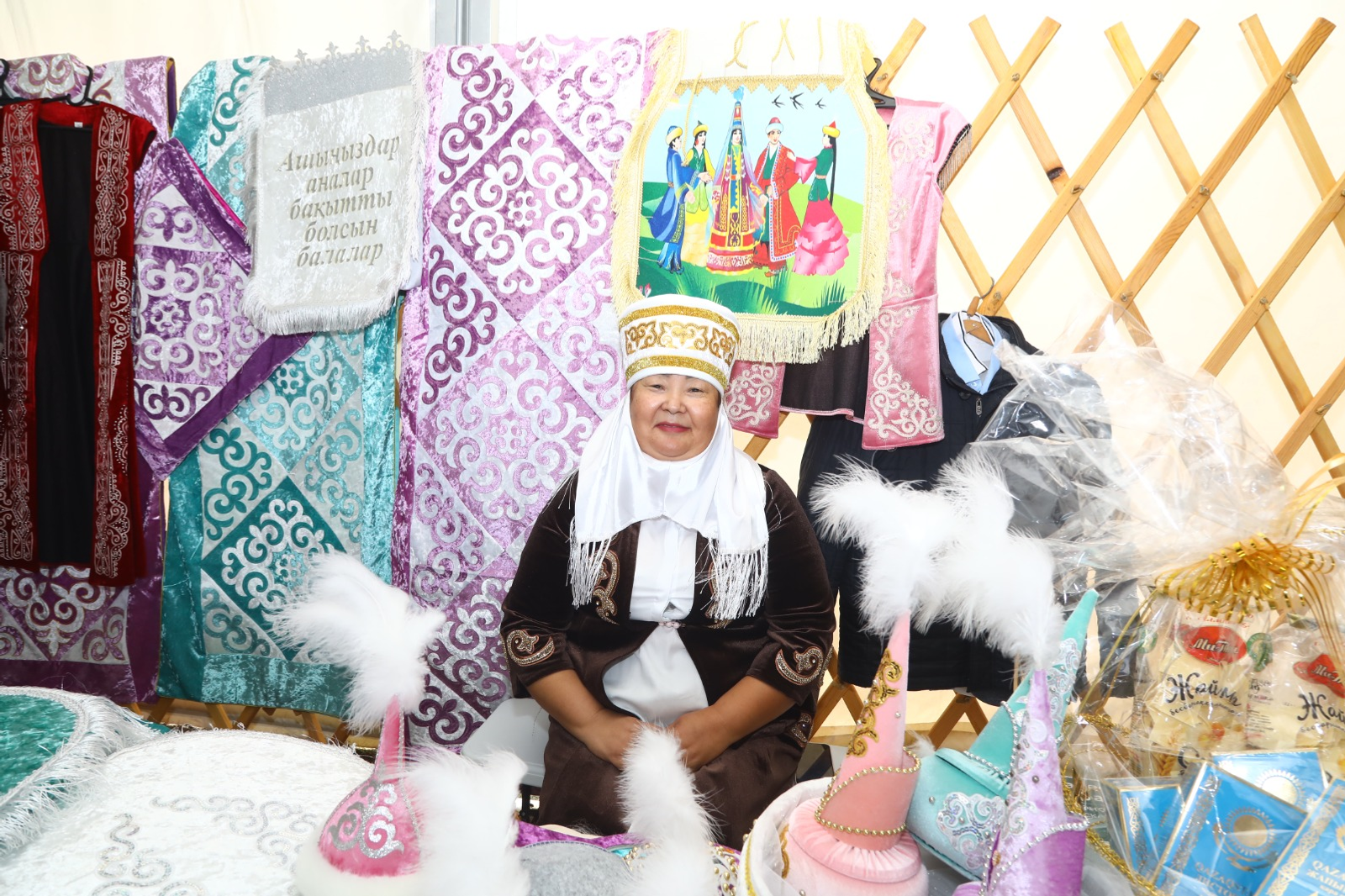 Казахские коневоды и оренбургские мастера показали свою культуру на фестивале