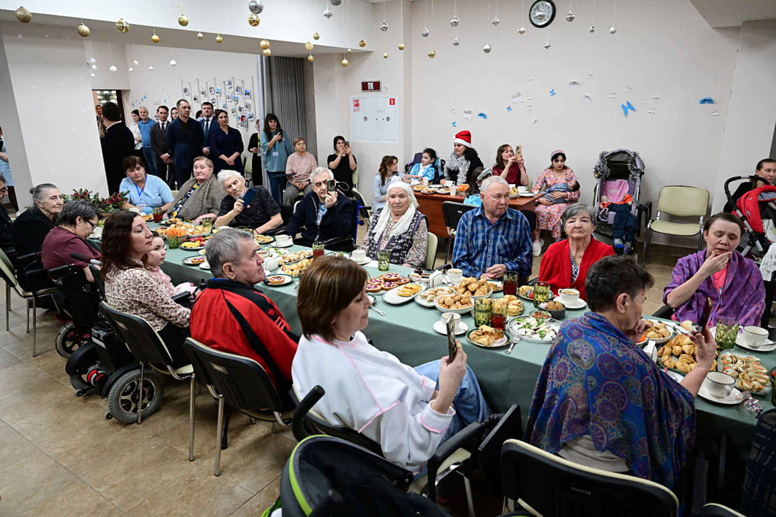 Радий Хабиров поздравил жителей Уфимского хосписа со старым Новым годом