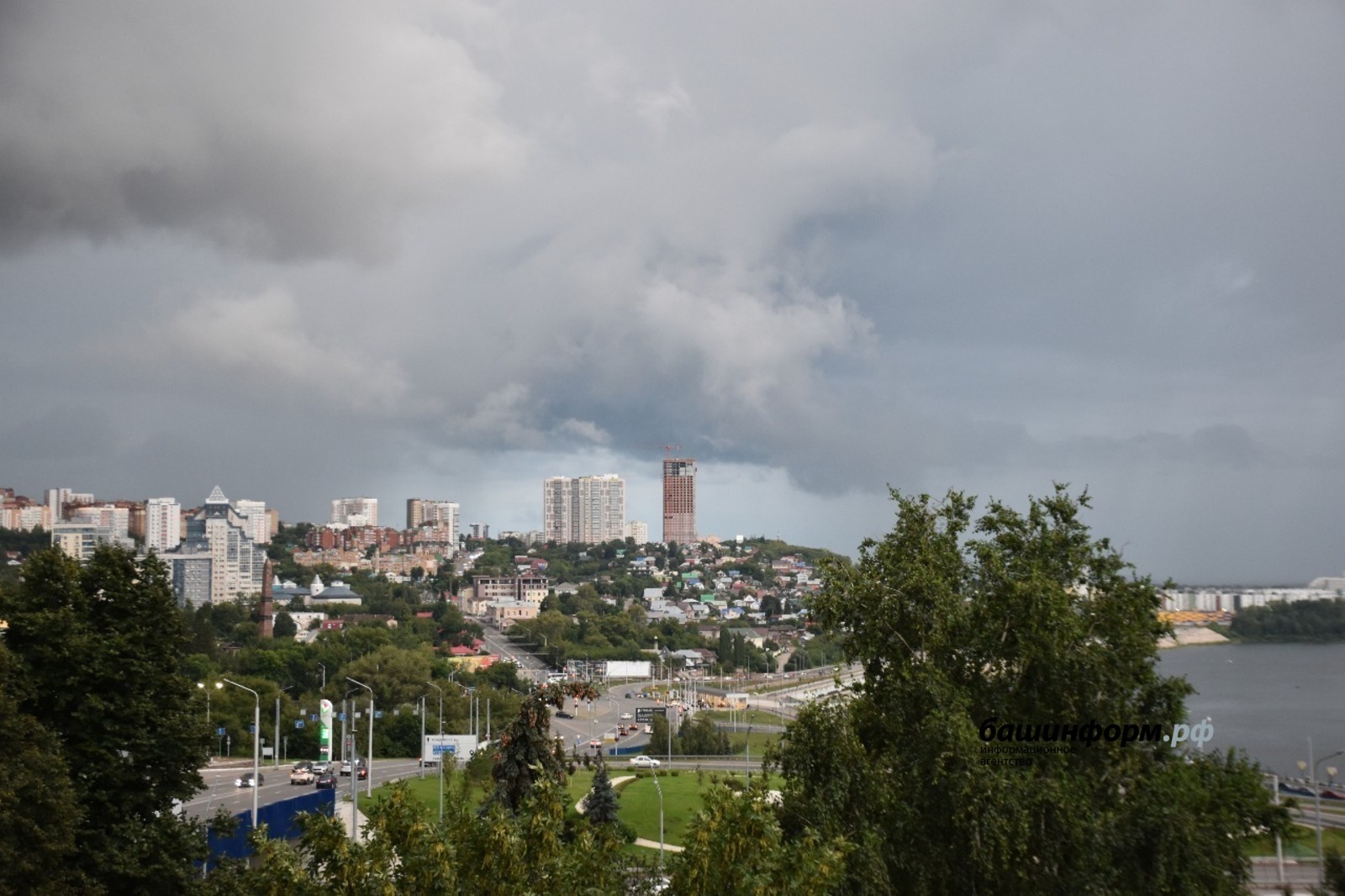 В Башкирии ожидаются дожди, грозы и град