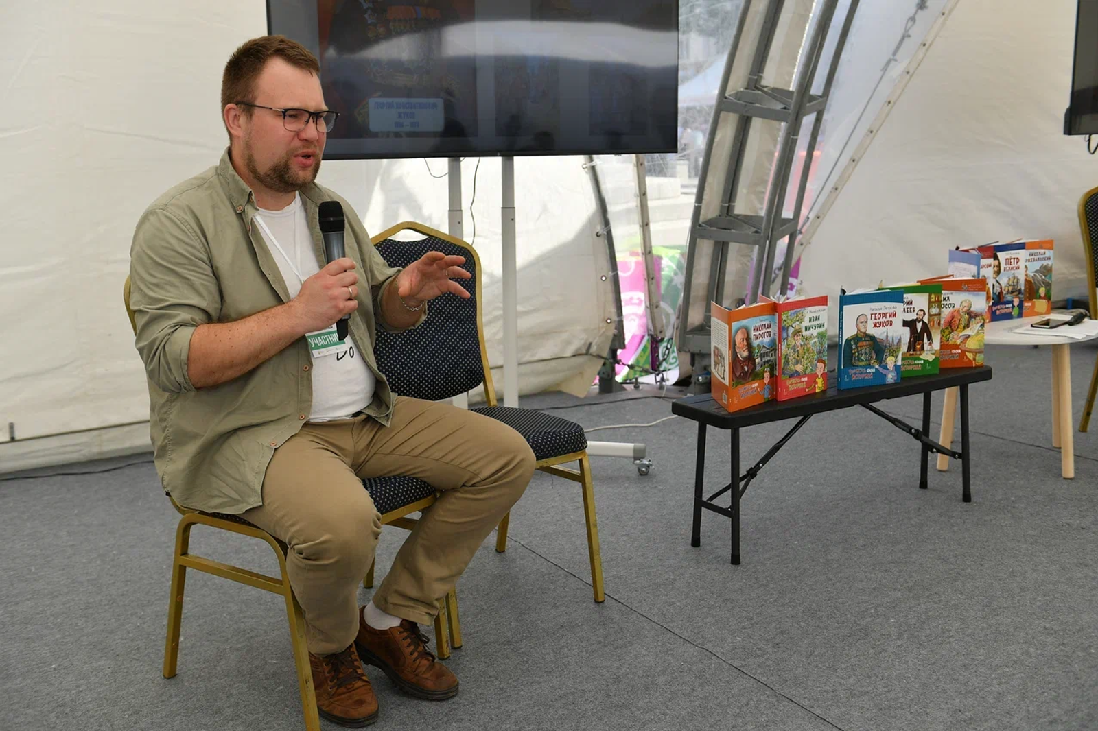 Участник книжной ярмарки «Китап-Байрам» раскрыл уфимцам тайны истории