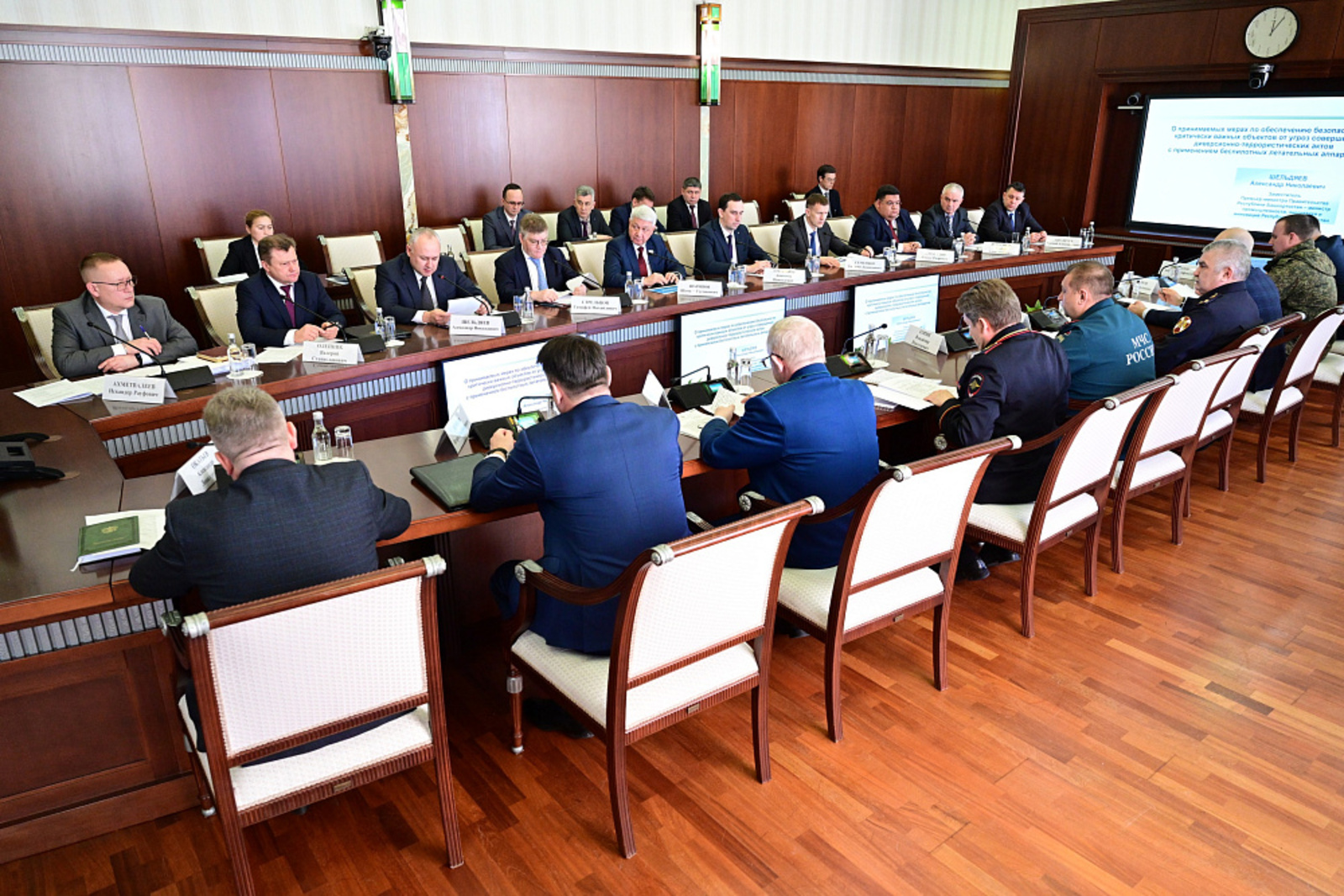 На заседании оперштаба обсудили защищённость промышленных объектов от терактов