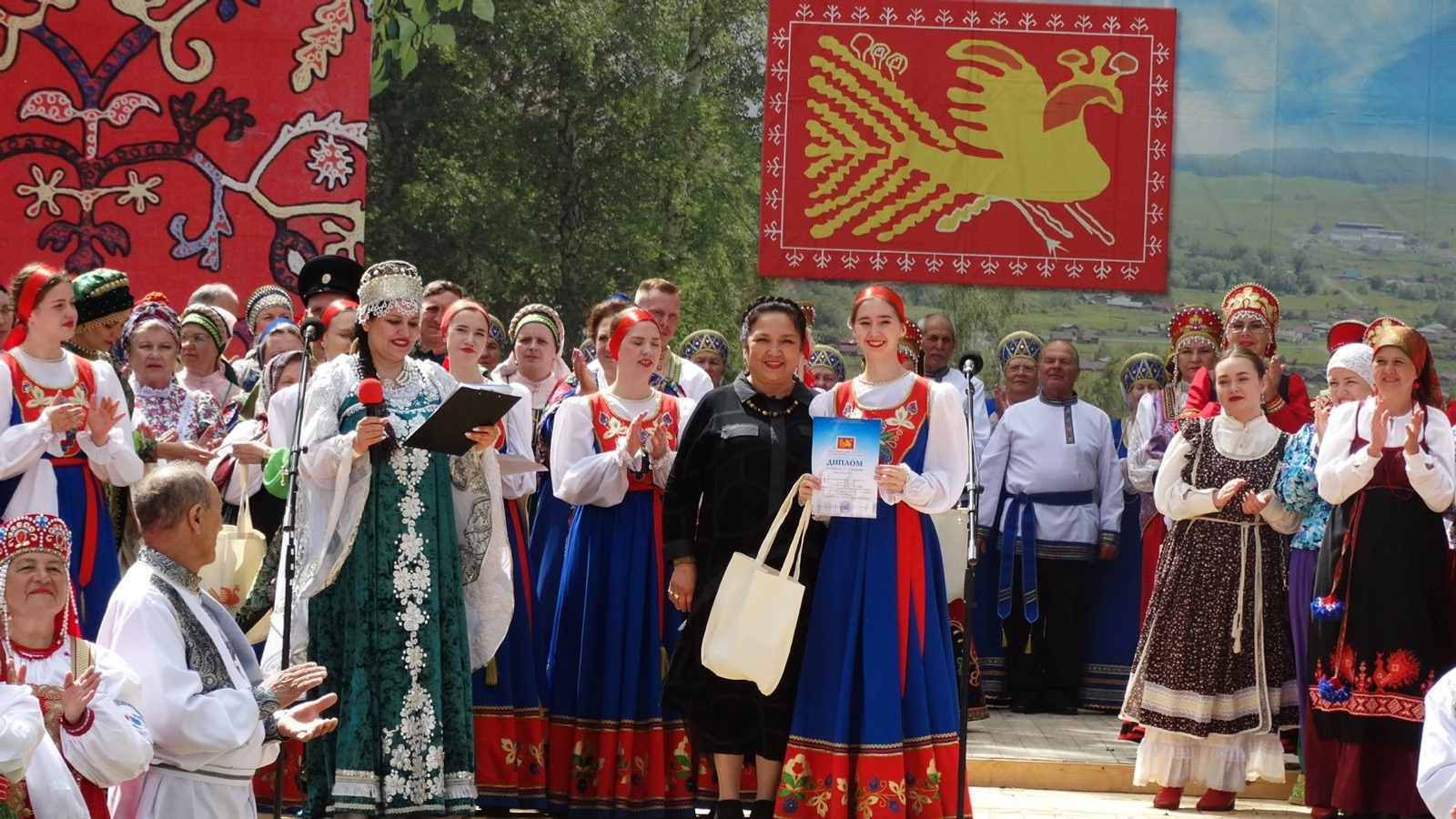 В Белокатайском районе завершился XVIII Праздник русской песни и частушки