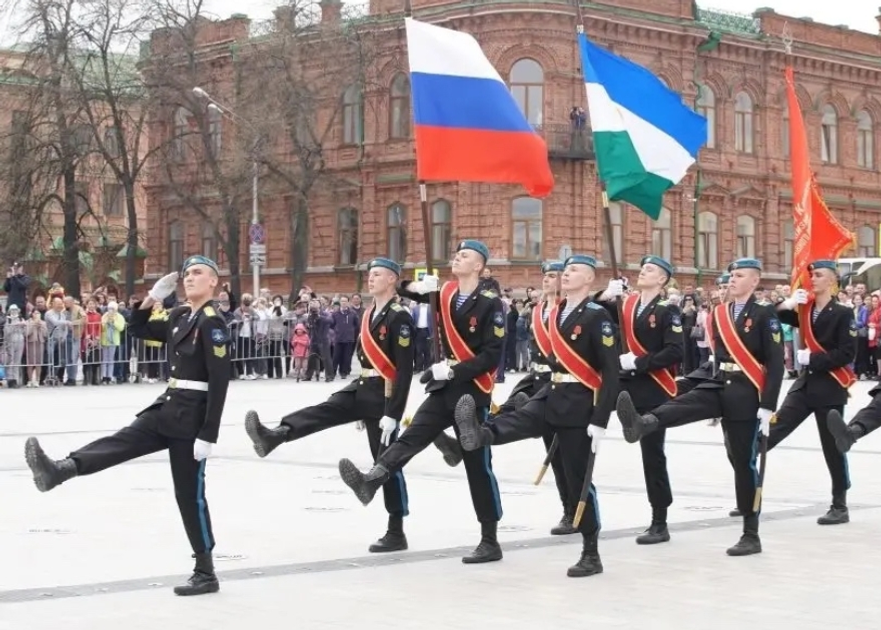 Радий Хабиров поздравил жителей с днём государственного флага