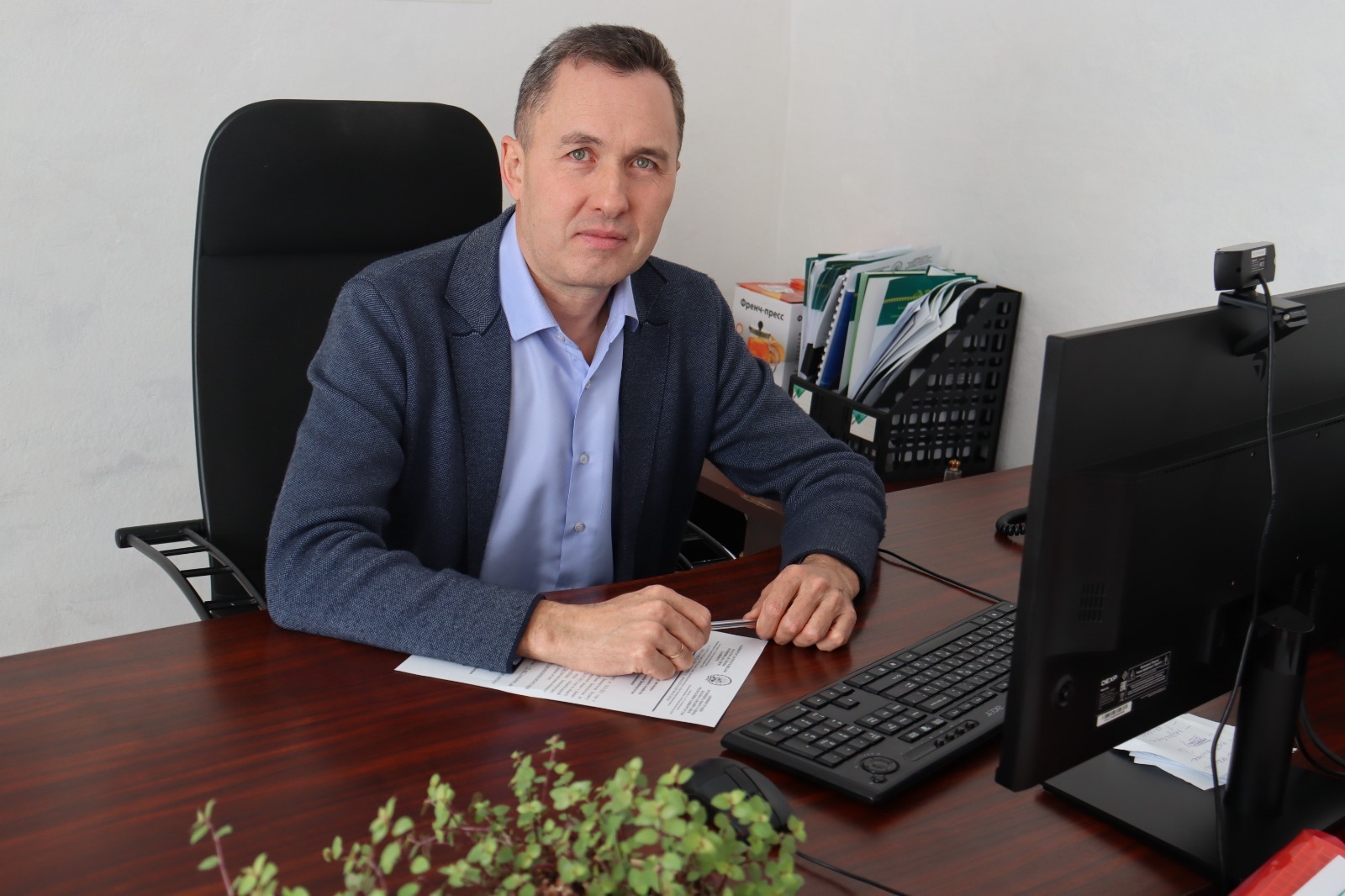 В Администрации Белокатайского района работает опытный кадровик