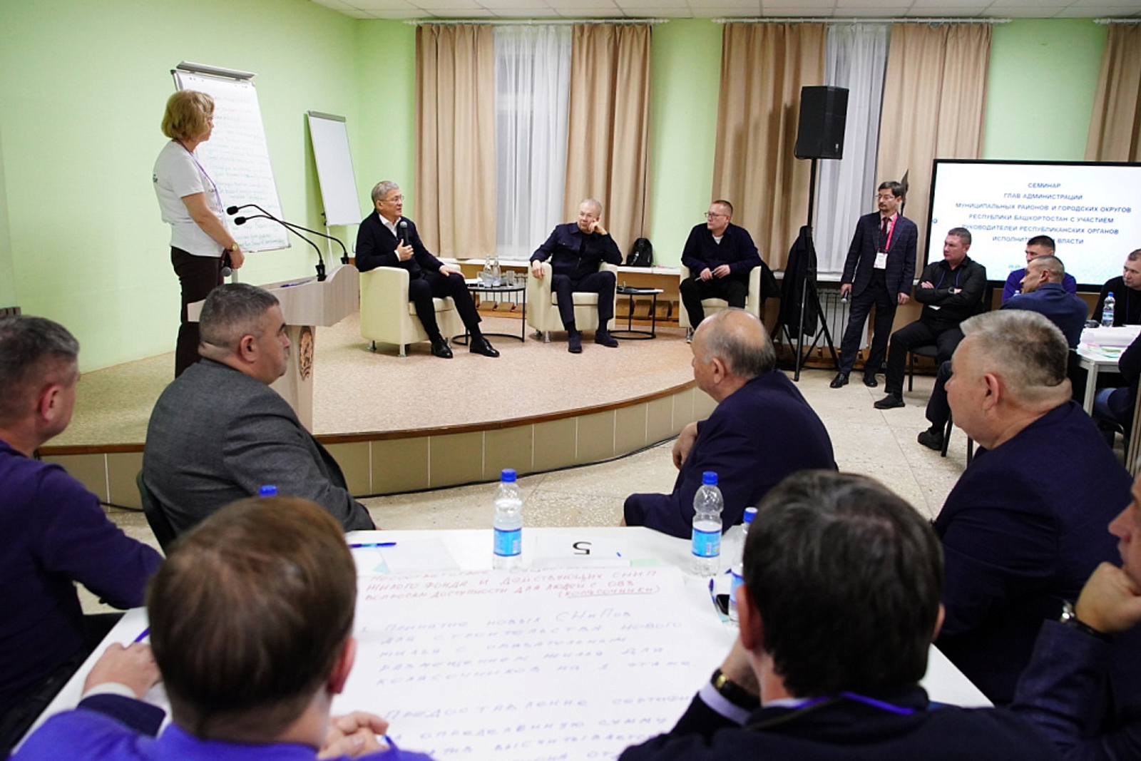 Хабиров обсудил развитие городов и районов Башкирии с главами муниципалитетов