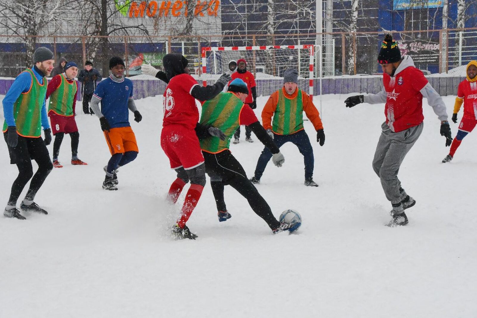 В Башкортостане День защитника Отечества отметили товарищеским футбольным матчем